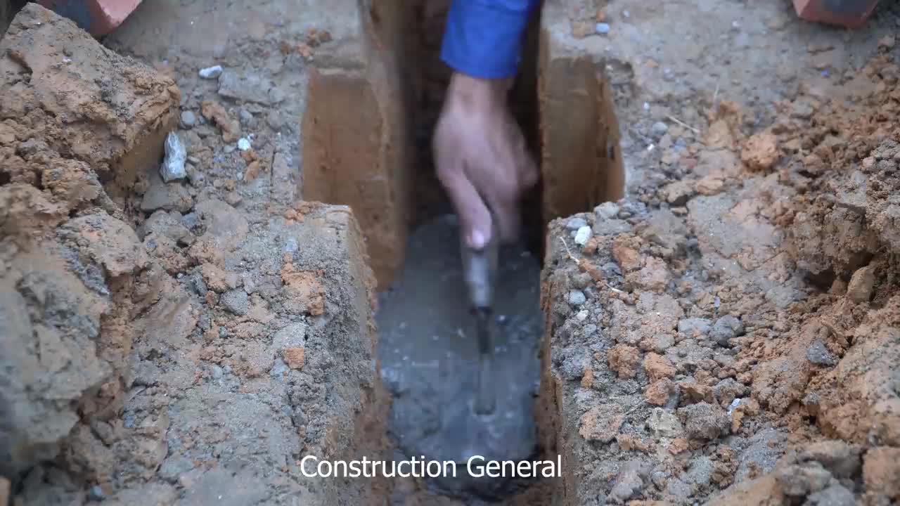 Construction Of Hydroelectricity With The Unit In The Middle Of The Lake