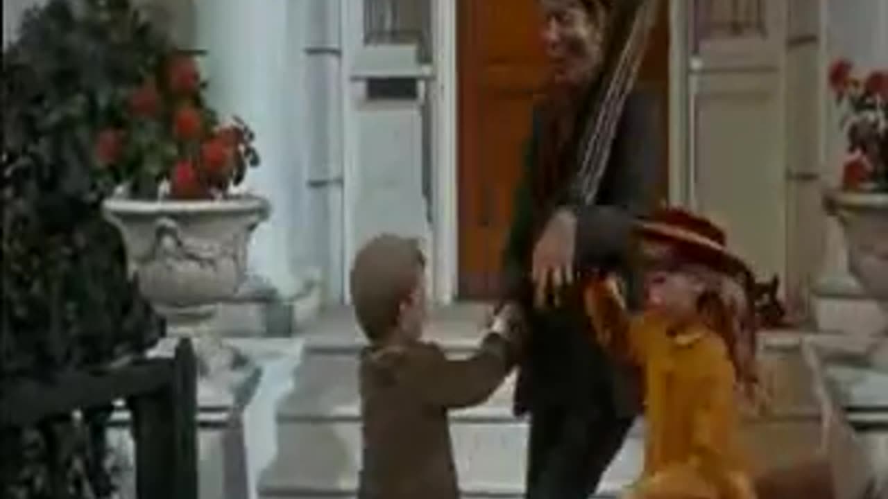 Chim Chim Cher-ee - Mary Poppins (Dick Van Dyke) 1964