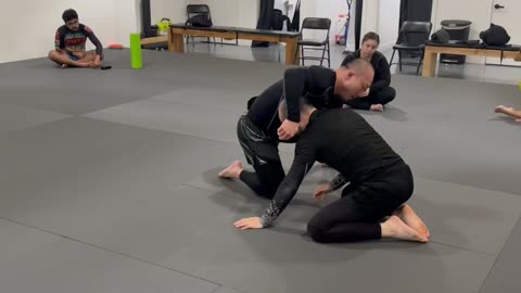 Arm-in Guillotine