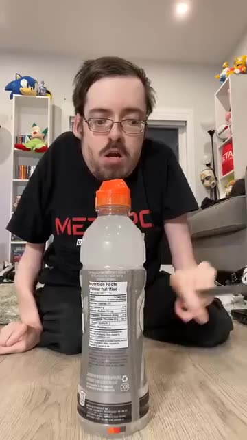 Remove the top of the bottle with one blow! 🤣😱