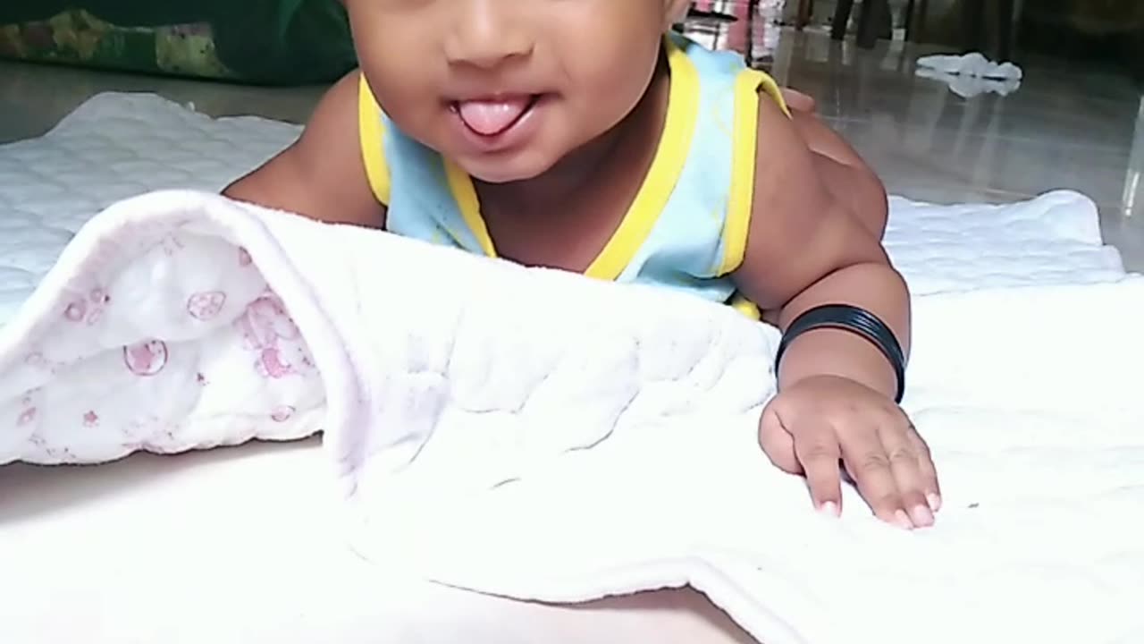 My 6 month baby 😘😘😘 pleace subscribe me