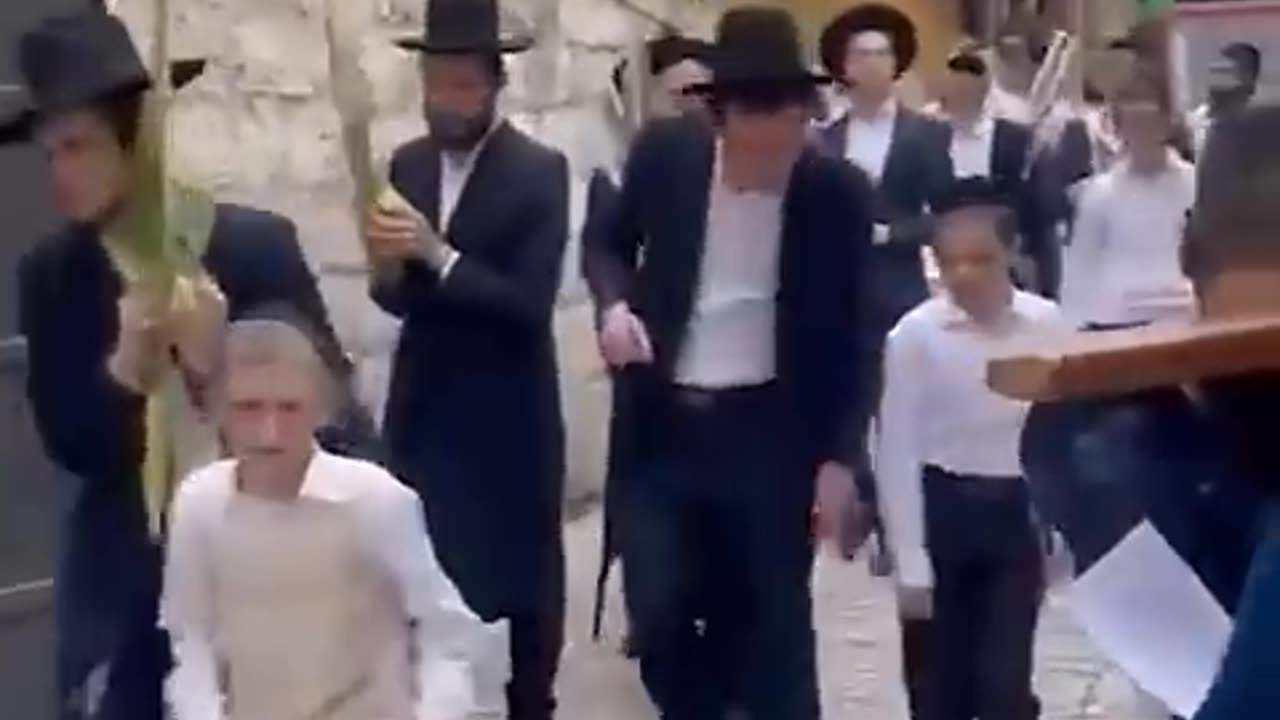 Jews spitting on Christians in Israel