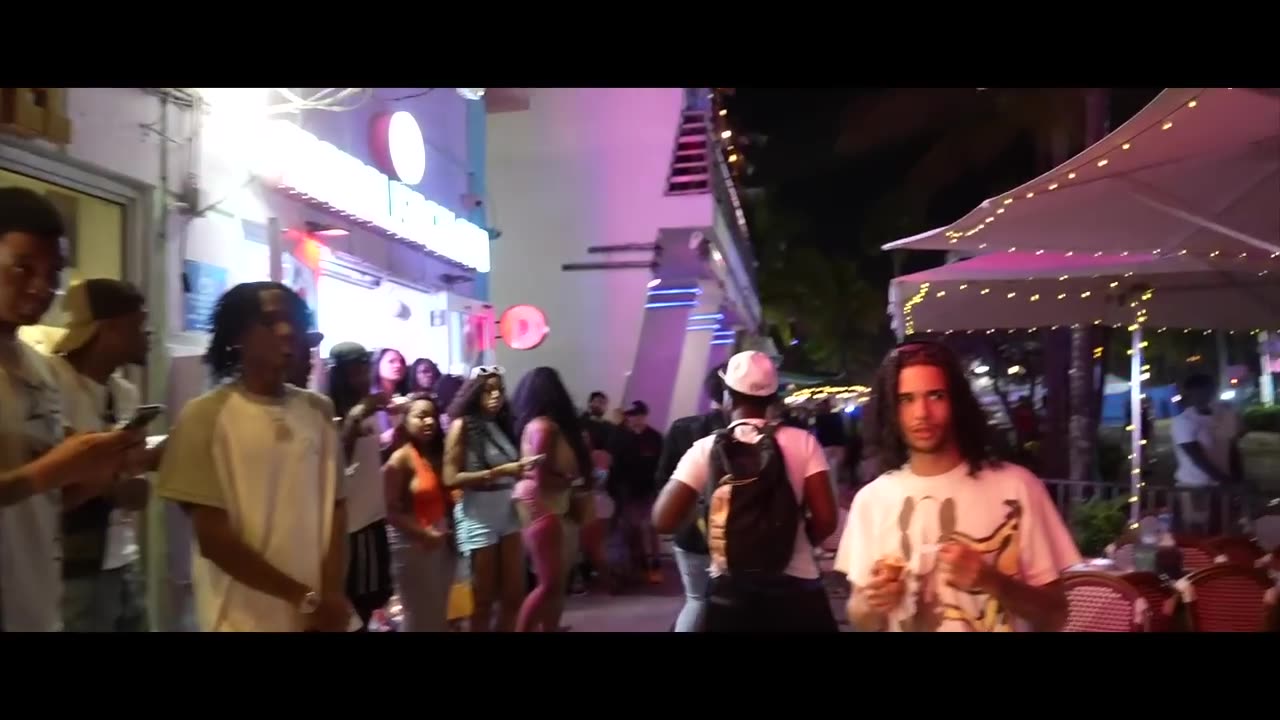 Using UNSPOKEN RIZZ To Get CUTE Girls NUMBERS In Miami...