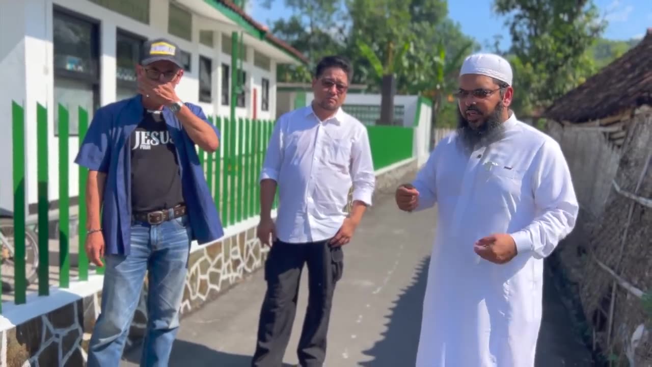 🇮🇩 INDONESIA DAWAH❗☝🏼200+ APOSTATES Reverts to ISLAM 😱 CHURCH turned to MOSQUE!!