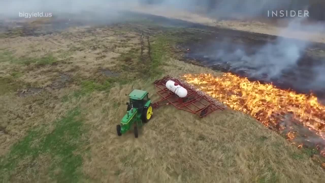 How These Flame-Throwing Tractors Kill Weeds(1)