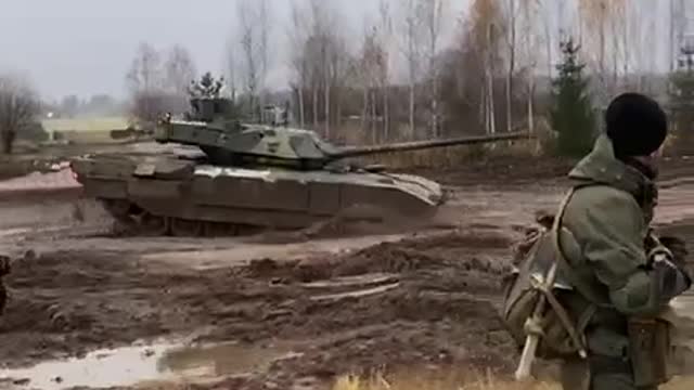 Mobilized and T-14 "Armata" at the tank training ground in Kazan.