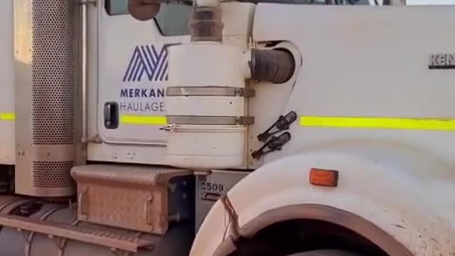 Guess how many tons it can pull? American truck driver Meng