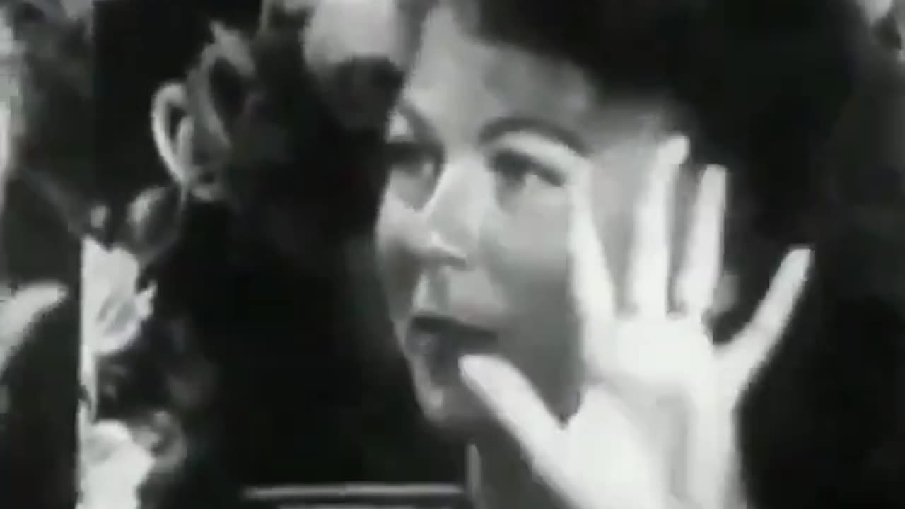 Housewife from the 1950s tries LSD. This is her reaction