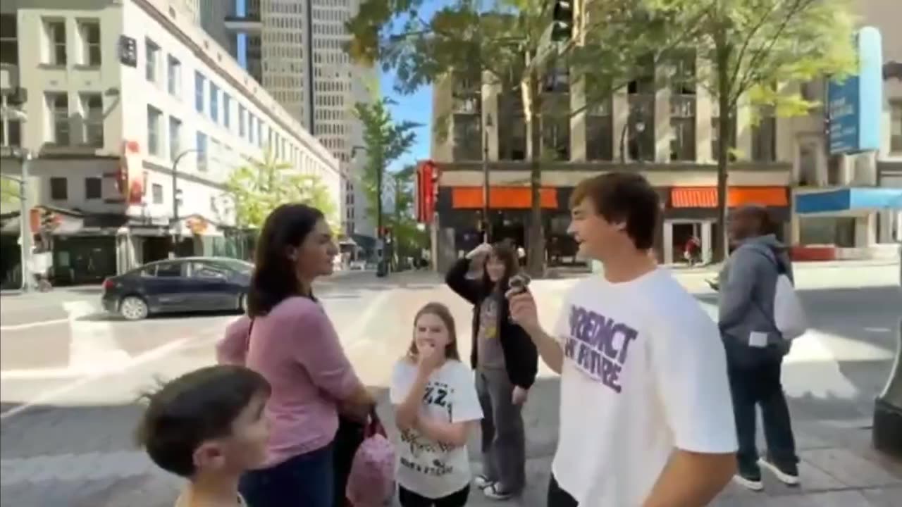 One Smart Little Girl. (Full video in the description box.)