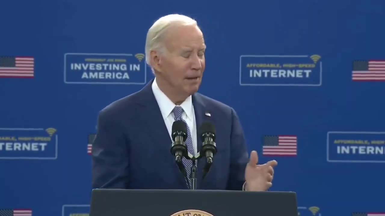 Bewildered Biden Says He Had His Picture Taken With Someone Who Wasn't Even There