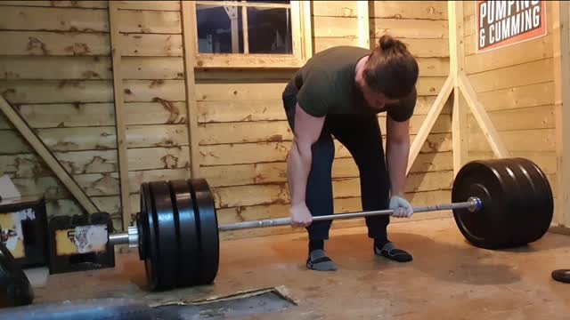 Horrible, Sloppy off-day: 155 Kgs x 8 Deadlift New Rep PR