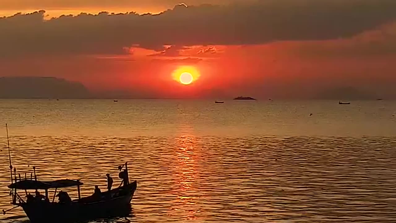 Sunset Vibes With Beautifull Sea