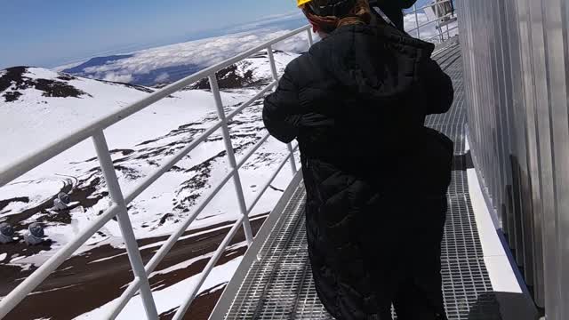 A walk aroud the dome if the Subaru telescope on Mauna Kea