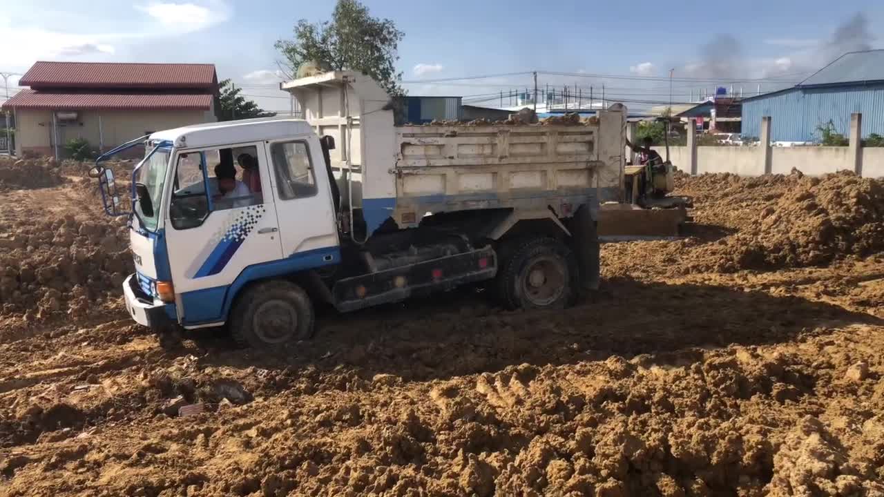 2.5Ton Dump Truck Get Stuck ,Loading Fail