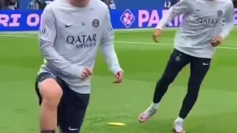 Leo Messi and Neymar jr pre game warm up