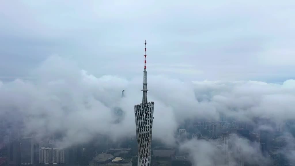 The tall building in the cloud! Shanghai TV Tower, China!