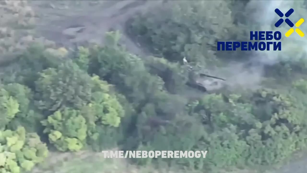 Russians Bail After RPG Drone Smashes Heavy Gun