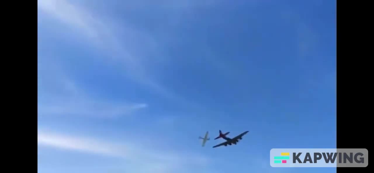 Bell P-63 Kingcobra Hits a B 17 !