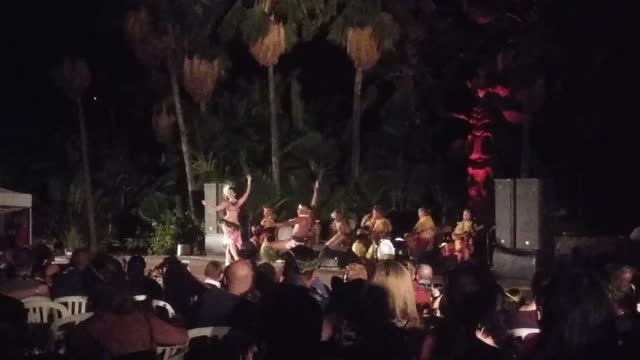 Hawaii Honey moon Chief's luau 3