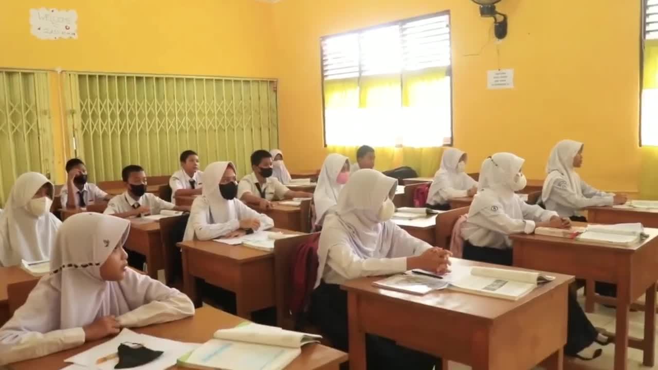 how indonesian student learn at school teaching life