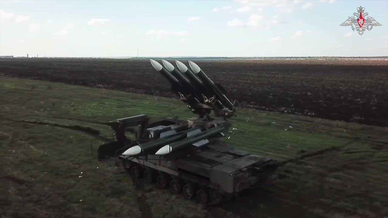 deNAZIfication - Buk-M3 air defence missile system crews in combat action