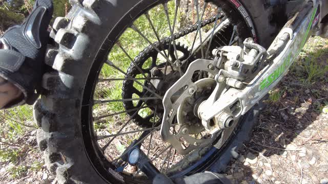 Behind the bars of a KX250F - 4K