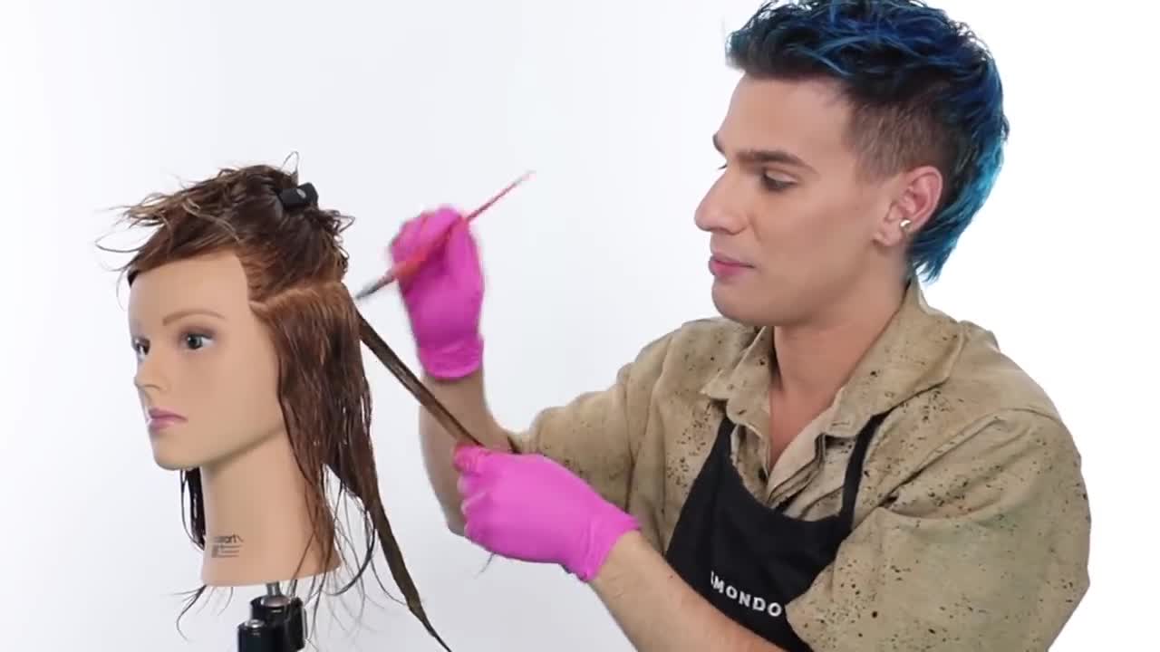 Pro Hairdresser Tries Henna Hair Dye For The First Time