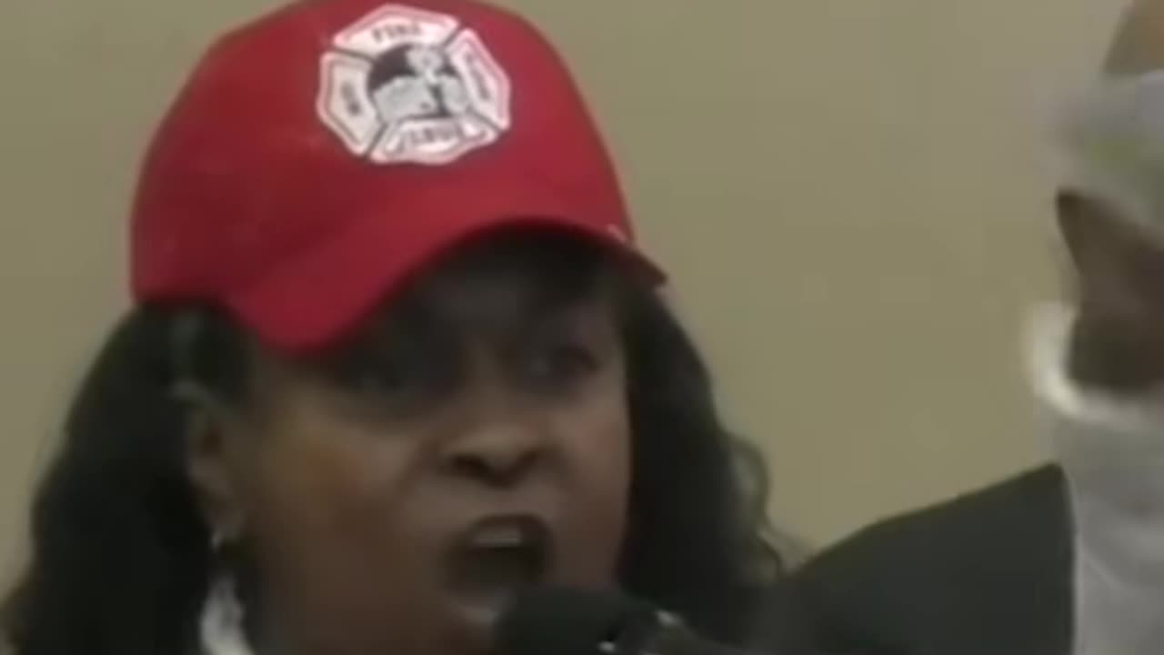 'GET RID OF THE ILLEGALS!': Chicago voters directly confront Mayor Brandon Johnson (D)