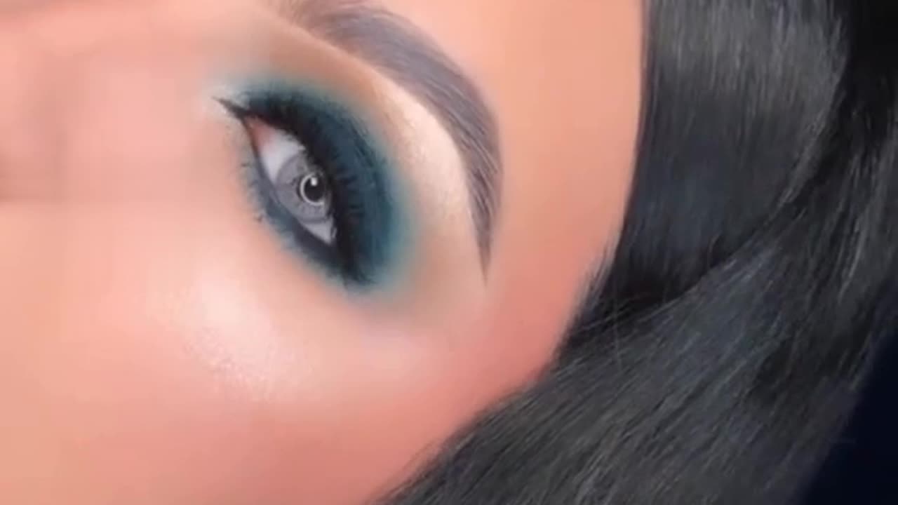 Smokey blue eye makeup tutorial