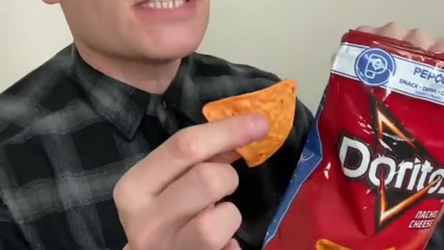 59_FAKE DORITO FAKE MAGIC #fakefood #doritos #behindthescenes