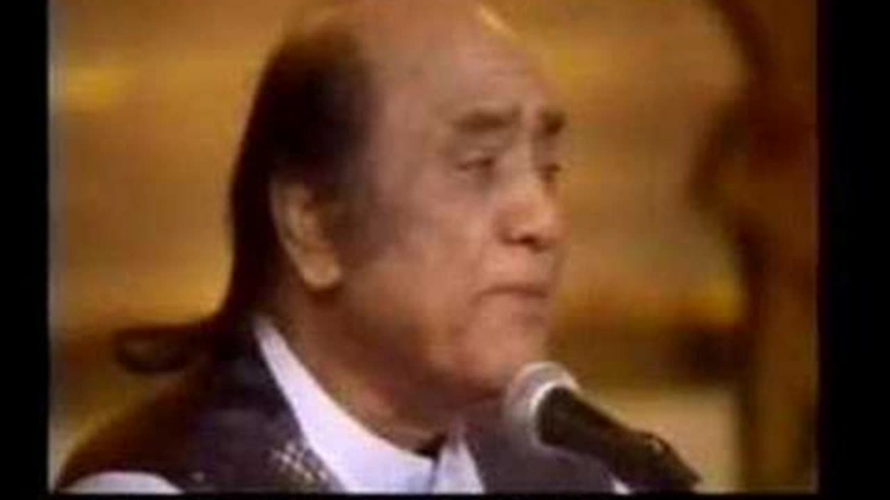 TERE BHEEGE BADAN KI KHUSHBOO - MOVIE SHARAFAT - MEHDI HASSAN . HQ .