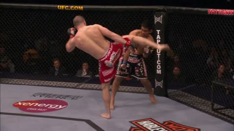 Matt Hamill destroys Mark Munoz with a head kick