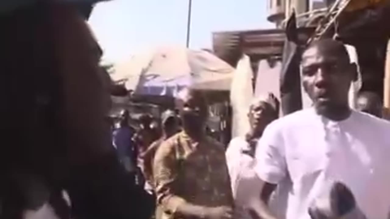 Kai Cenat learn how to bargain for item at Lagos Nigeria market!!