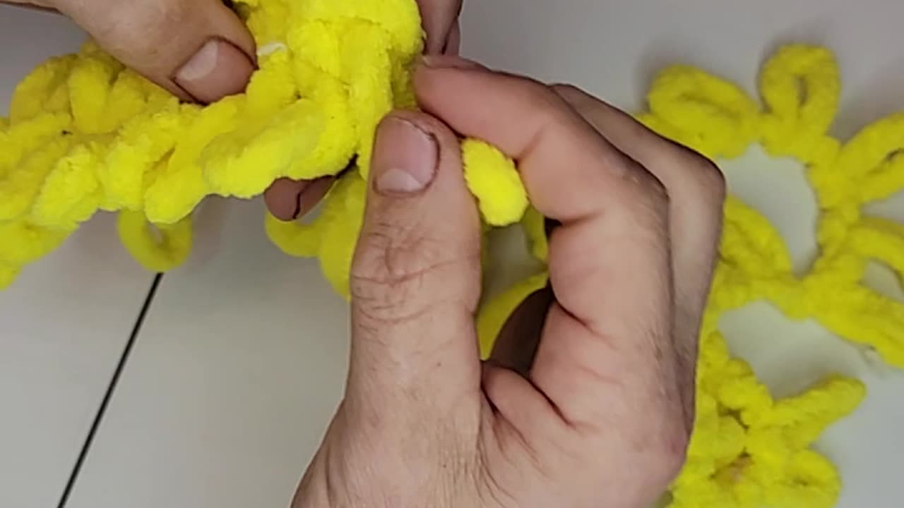 How to finger Crochet a blanket with bulky yarn