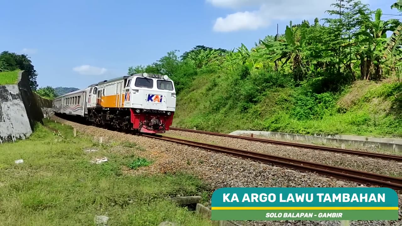 TOP 10 MOMEN KERETA API NGEBUT SALING BERPAPASAN DI JALUR GANDA