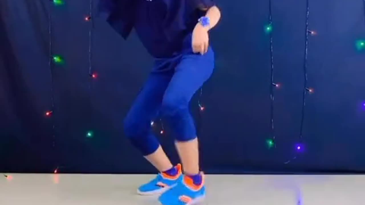baby girl dancing