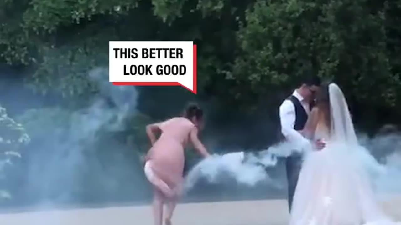 Bridesmaid goes above and beyond for perfect picture