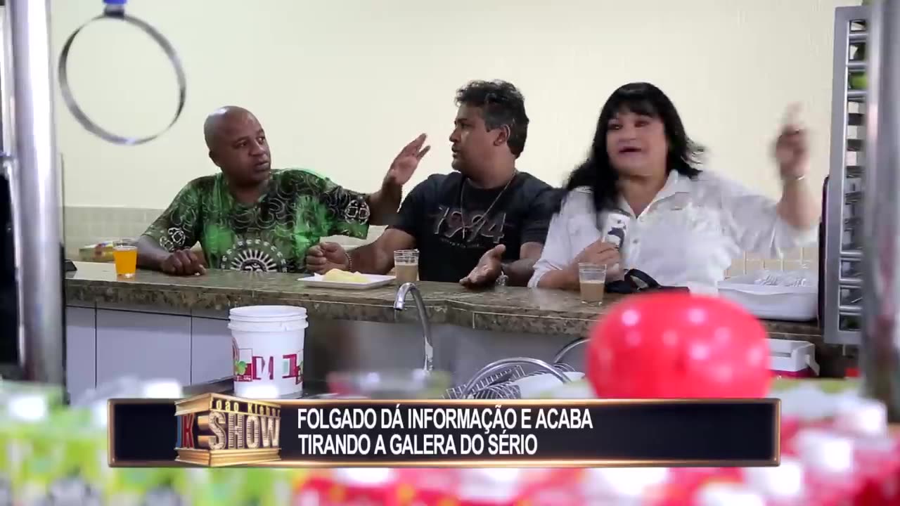 Folgado tenta passar informação e "atrapalha" café de marmanjo funny prank Brazil