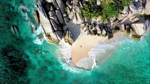 Beautiful ocean waves Hills Down