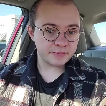 TikToker, Of A 16 year old Girl Who Regrets Being On Testosterone For 5 years