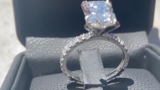 Visit Us To Shop For An Exquisite Lab Grown Engagement Ring