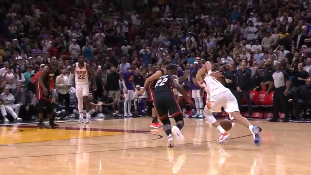 Top 10 Plays in the NBA for the Evening on November 14, 2022