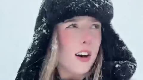 It's snowing