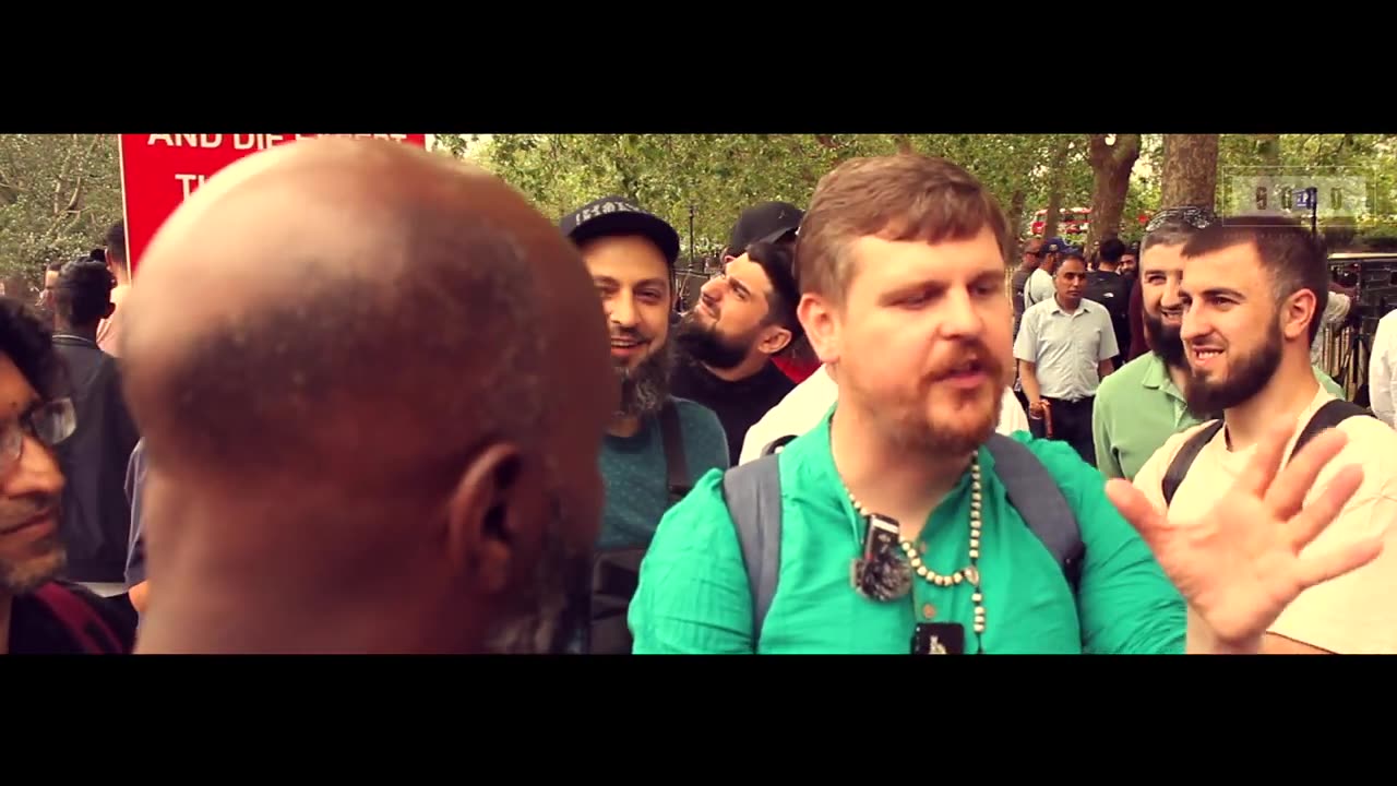 👀 Muslim doesn't want to hear the sins of Muhammad, Sheikh steps in! _ Bob