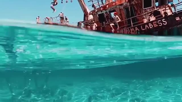 How stunning is this water in Tunisia? 💦
