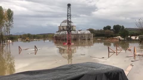 Situatë e rëndë nga përmbytjet në fshatrat e Shkodrës, ujërat mbërrijnë deri te harku i Bërdicës