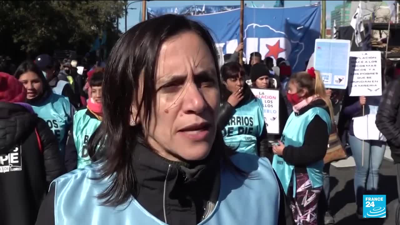 Protesters take to streets of Buenos Aires as Argentina economic crisis deepens • FRANCE 24