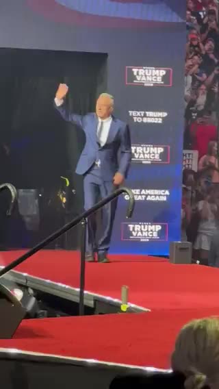 The appearance of Robert F. Kennedy Jr. at a rally hosted by Donald Trump in the state of Arizona