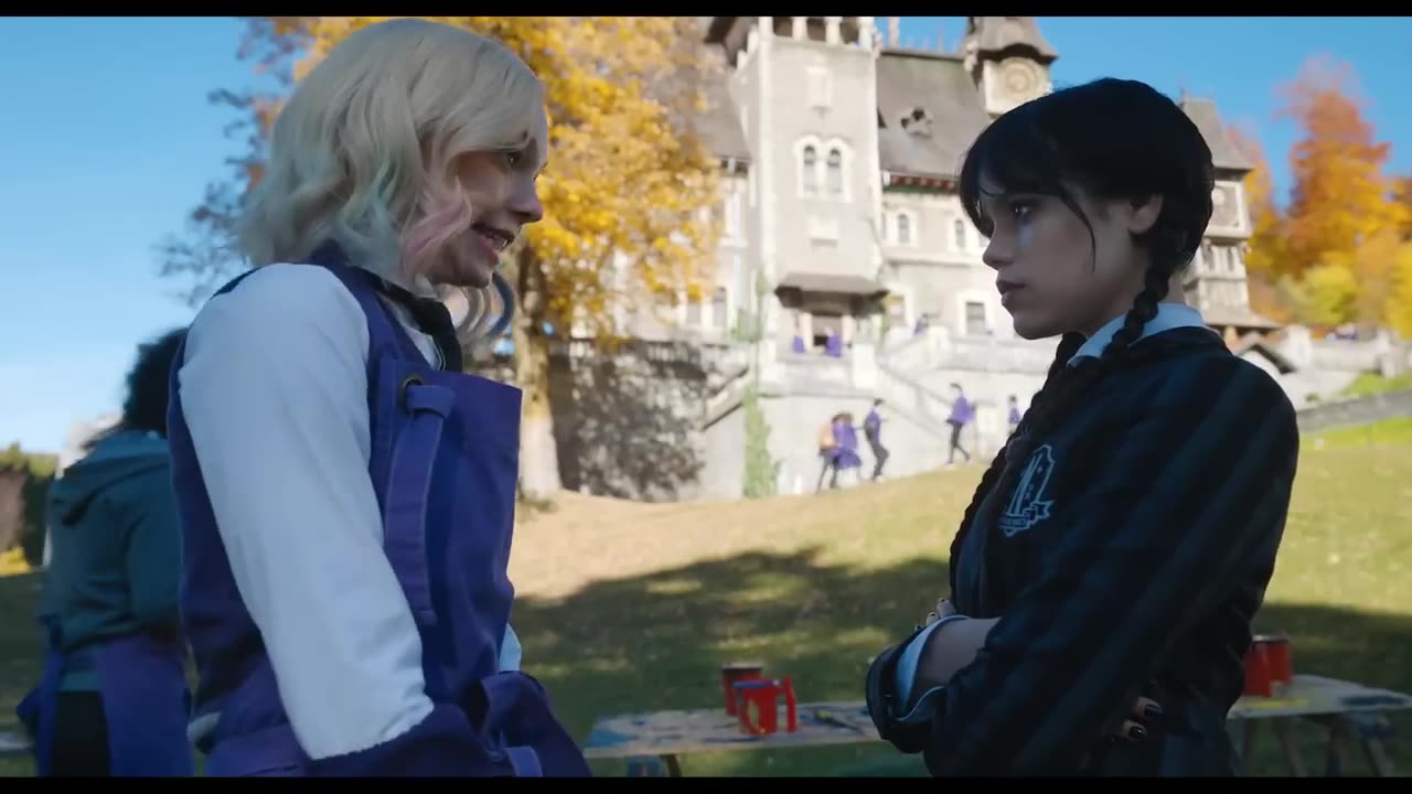 Wednesday nhưng phim thiểu năng chứ không phải tôi không như thế