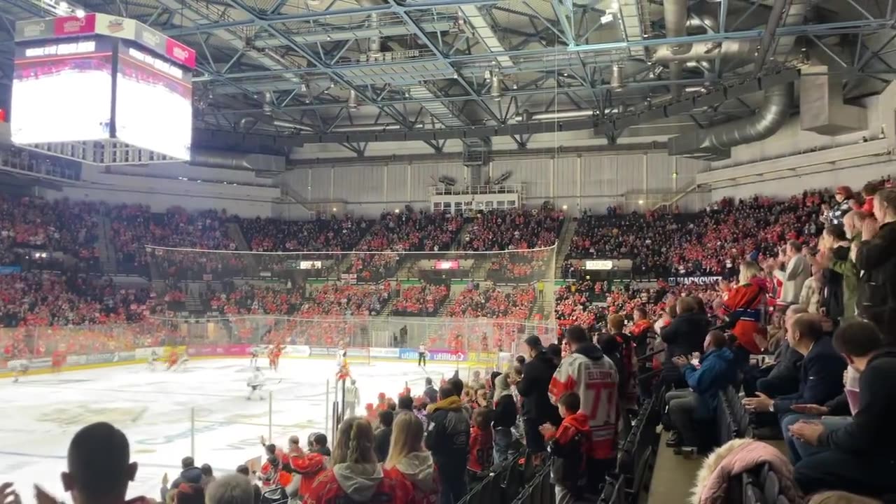 British fans give STANDING OVATION to Matt Petgrave